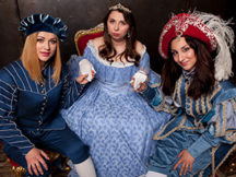 Фотосесія «Королева і пажі» посварила пацанок