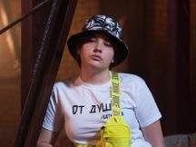 З «пацанок» – в актриси! Женя Мазур знялася у серіалі «FAKE»