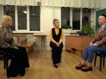 В Школу леді приїхали батьки пацанок: чим закінчилася зустріч?