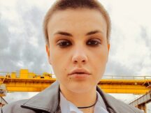 «Після маминої смерті я знайшла записку…» Женя Мазур – про те, як справляється з важкою втратою